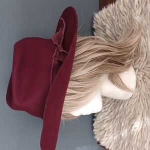 Olive & Pique Elegant Hat